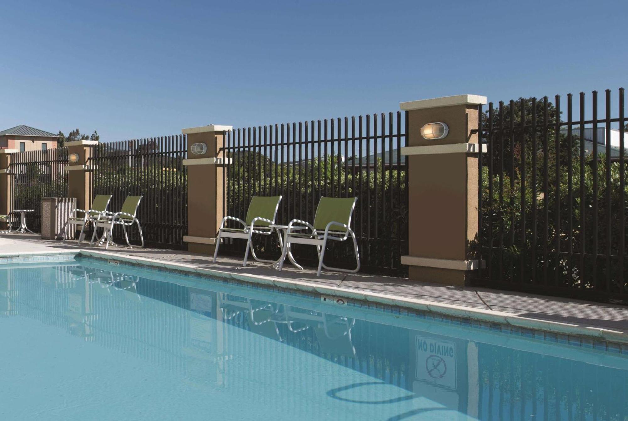 La Quinta By Wyndham Fairfield - Napa Valley מראה חיצוני תמונה